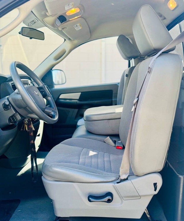 Dodge Ram 1500 Vehicle Full-screen Gallery Image 16