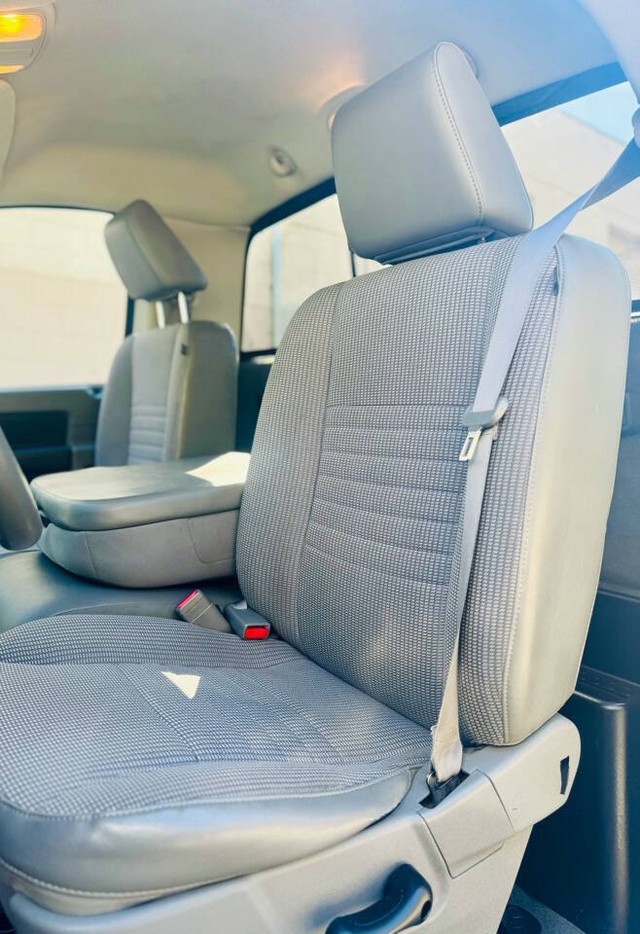 Dodge Ram 1500 Vehicle Full-screen Gallery Image 17