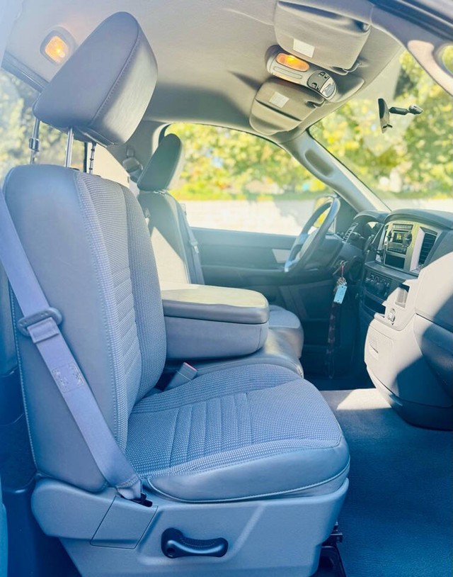 Dodge Ram 1500 Vehicle Full-screen Gallery Image 18