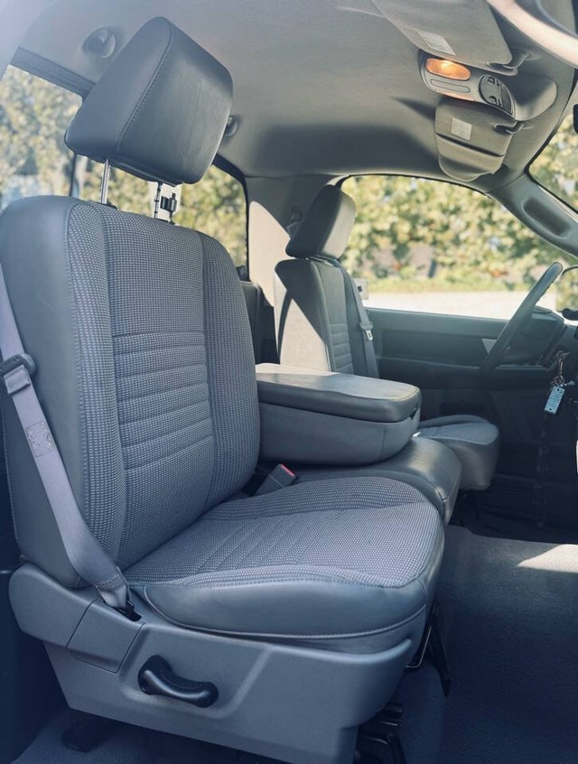 Dodge Ram 1500 Vehicle Full-screen Gallery Image 19