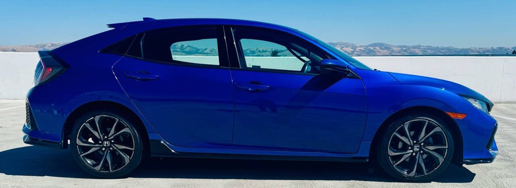 Honda Civic Hatchback Vehicle Full-screen Gallery Image 06