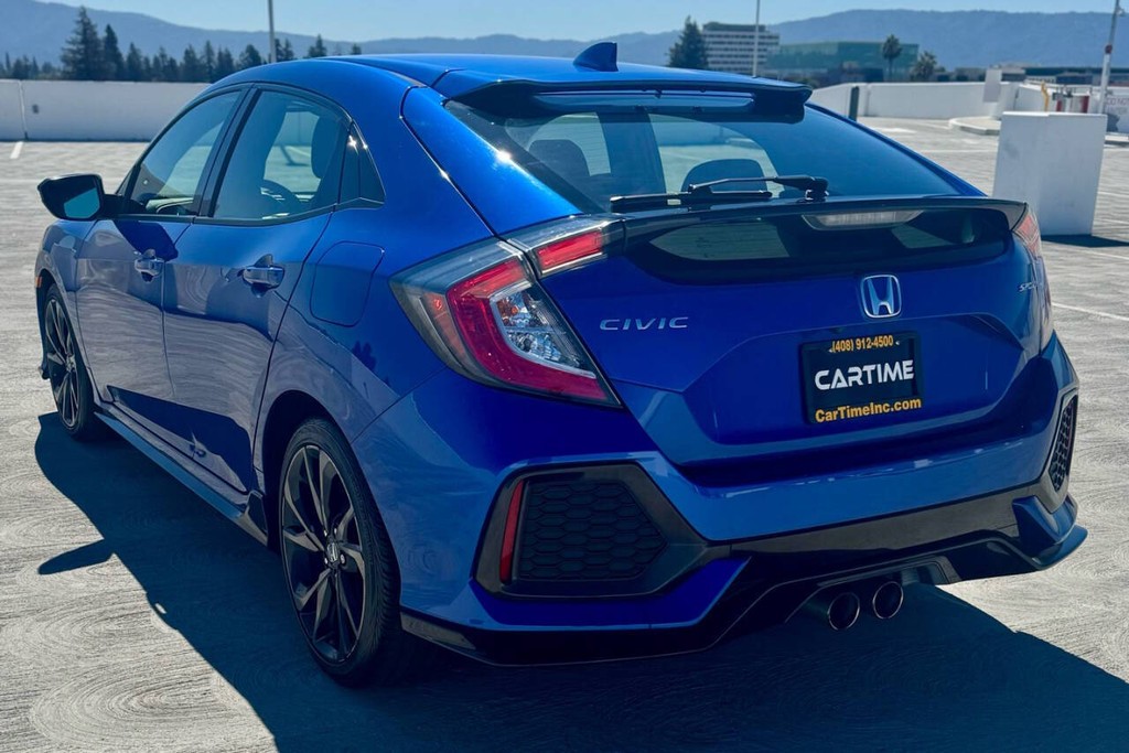 Honda Civic Hatchback Vehicle Full-screen Gallery Image 07