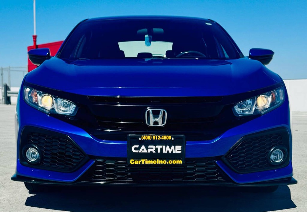 Honda Civic Hatchback Vehicle Full-screen Gallery Image 12