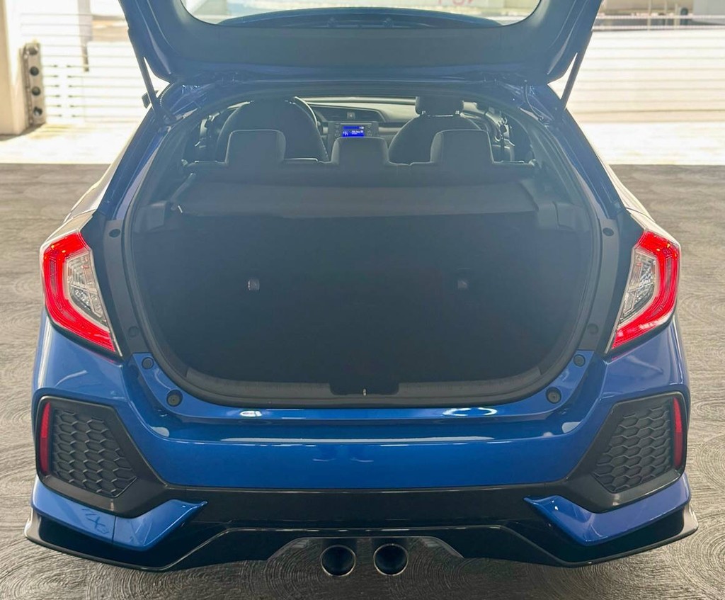 Honda Civic Hatchback Vehicle Full-screen Gallery Image 13