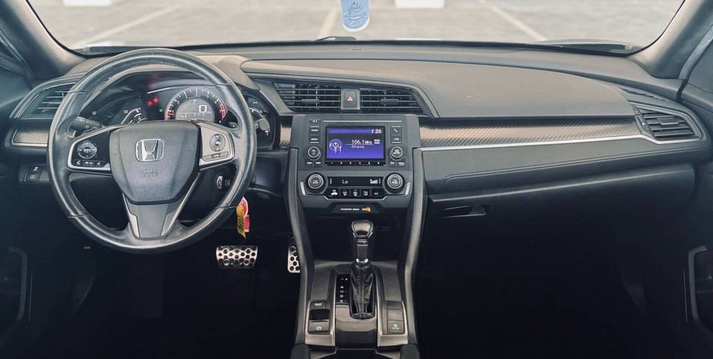 Honda Civic Hatchback Vehicle Full-screen Gallery Image 20