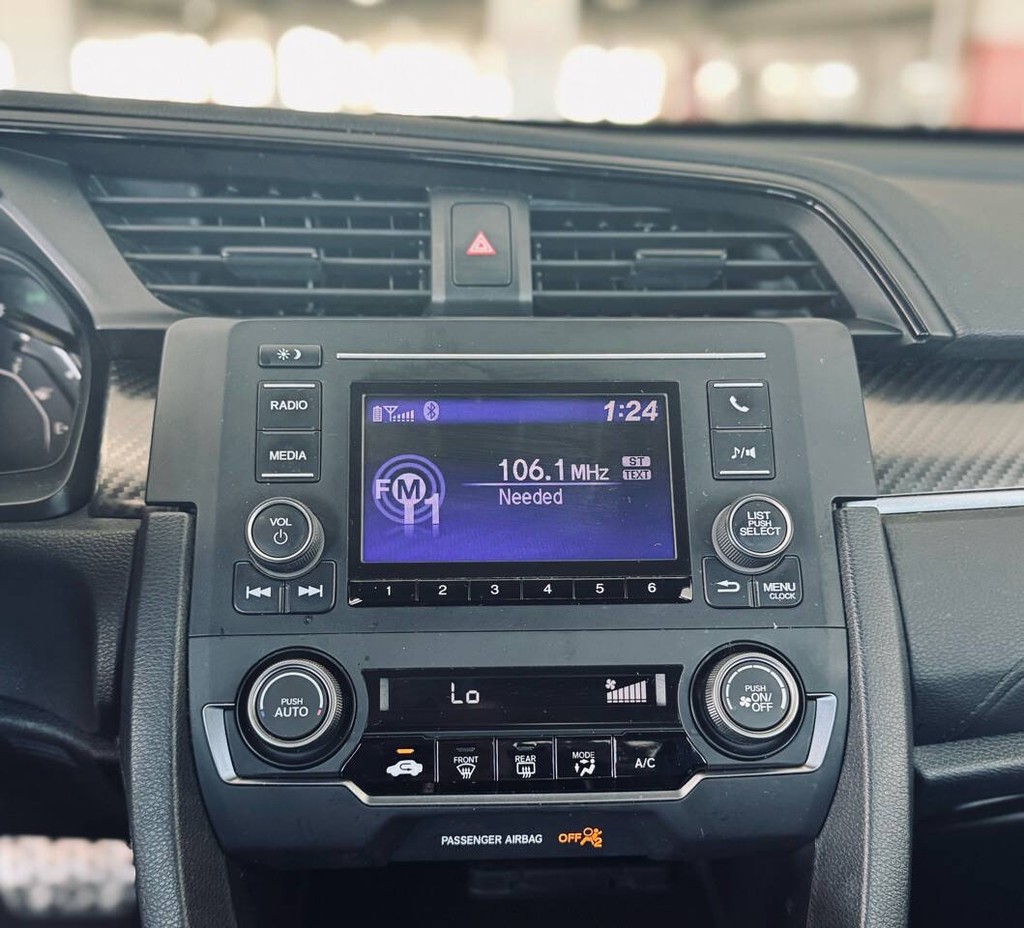 Honda Civic Hatchback Vehicle Full-screen Gallery Image 22