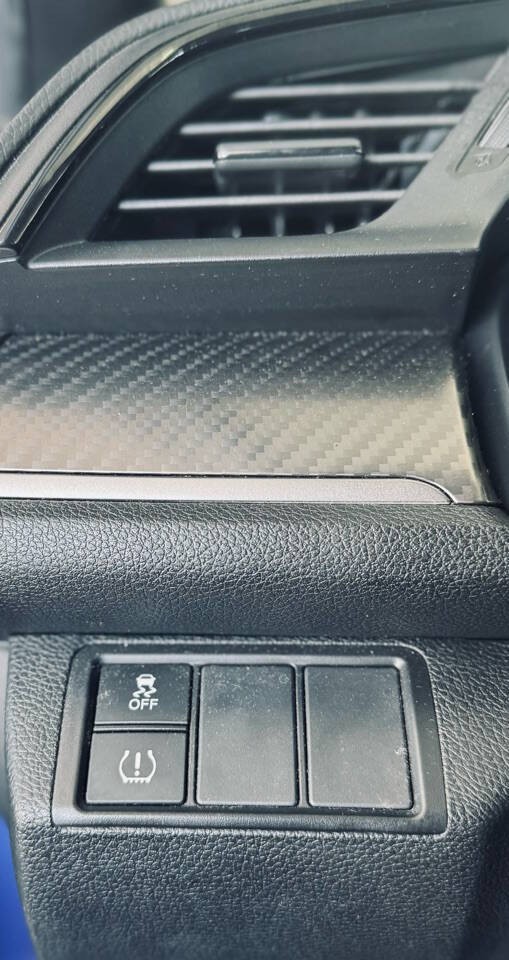 Honda Civic Hatchback Vehicle Full-screen Gallery Image 32