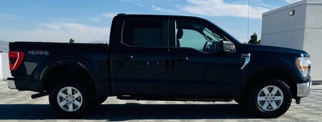 Ford F-150 Vehicle Full-screen Gallery Image 06