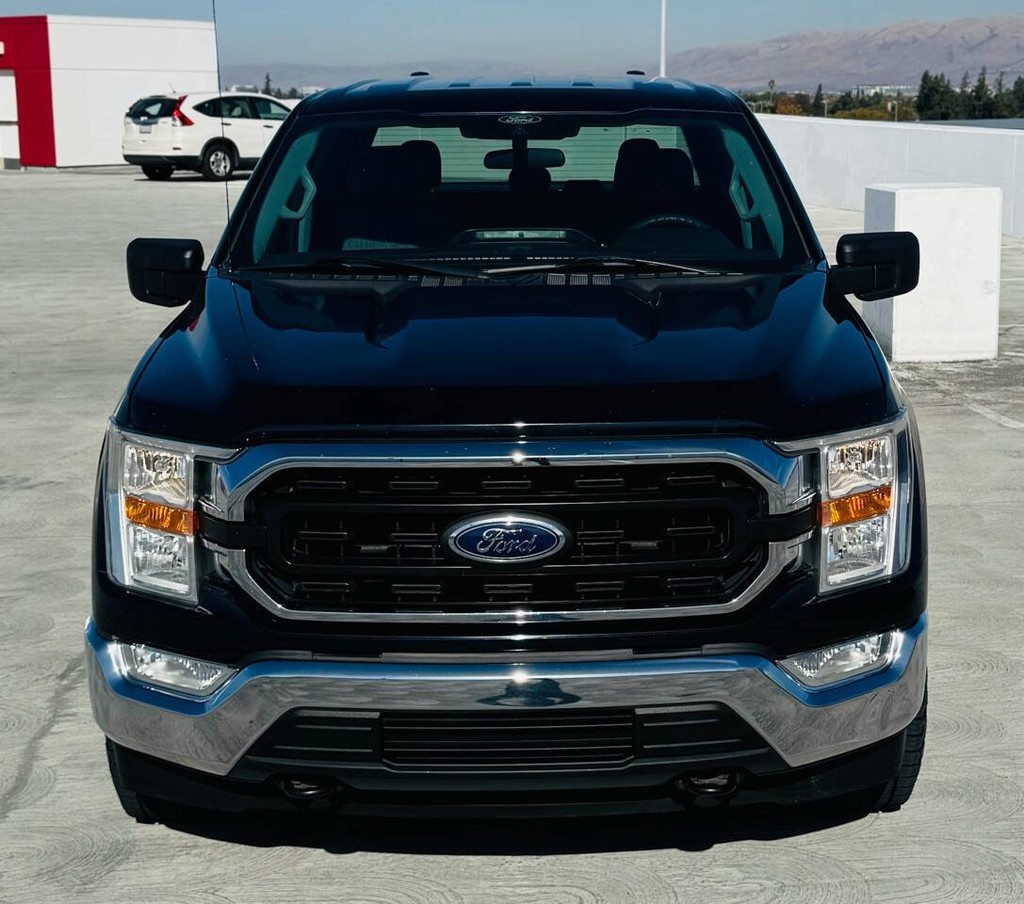 Ford F-150 Vehicle Full-screen Gallery Image 14