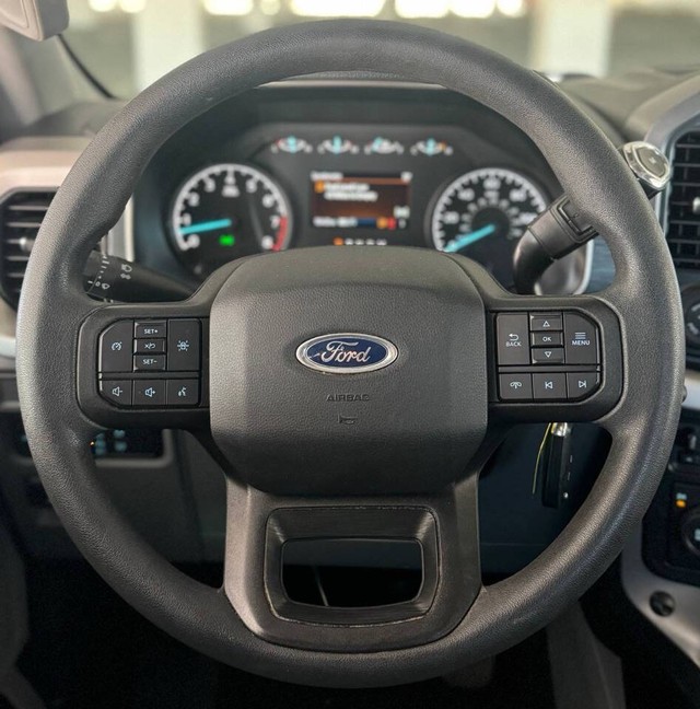 Ford F-150 Vehicle Full-screen Gallery Image 08