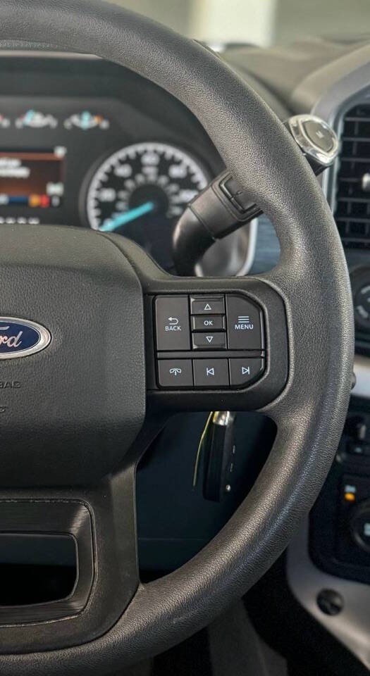 Ford F-150 Vehicle Full-screen Gallery Image 11