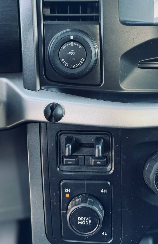 Ford F-150 Vehicle Full-screen Gallery Image 30