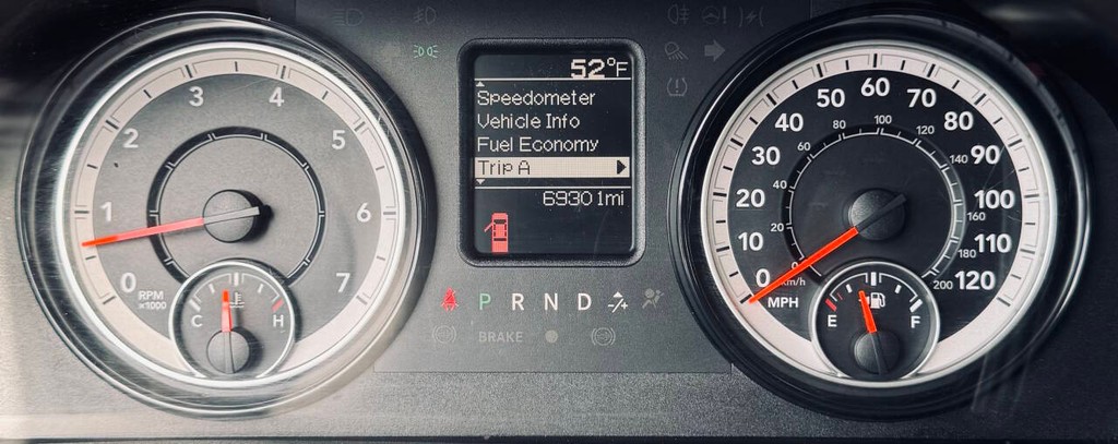 Ram 2500 Vehicle Full-screen Gallery Image 09