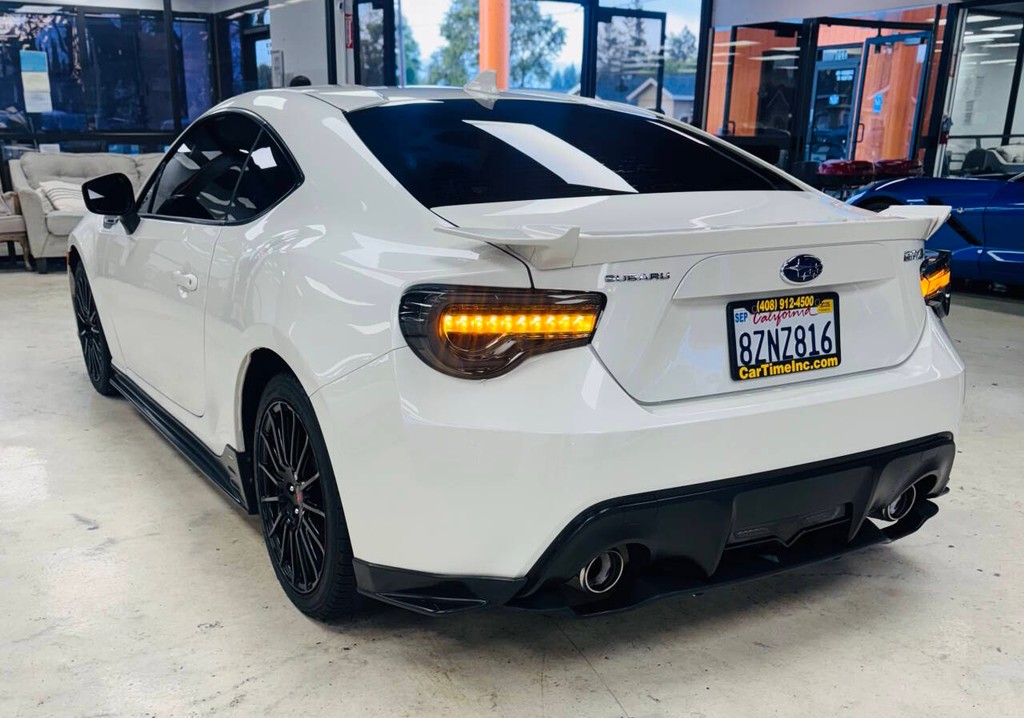 Subaru BRZ Vehicle Full-screen Gallery Image 05