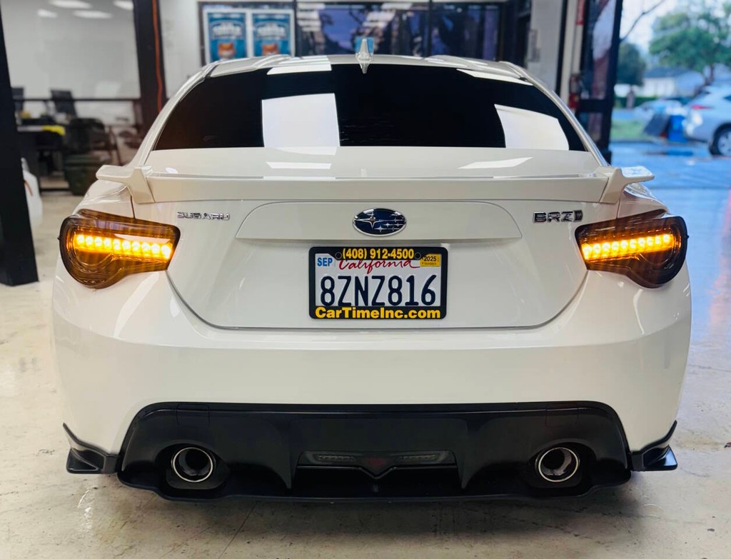 Subaru BRZ Vehicle Full-screen Gallery Image 06