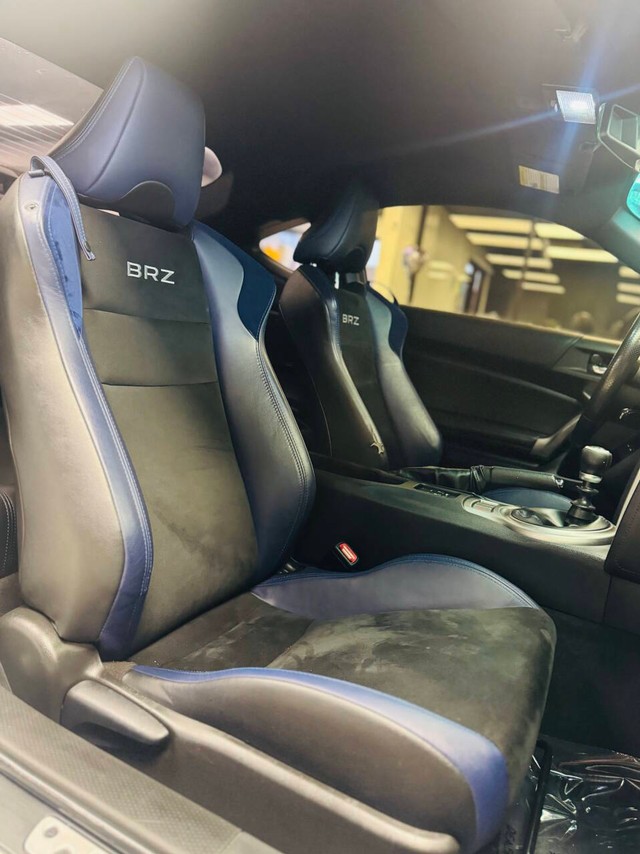 Subaru BRZ Vehicle Full-screen Gallery Image 15