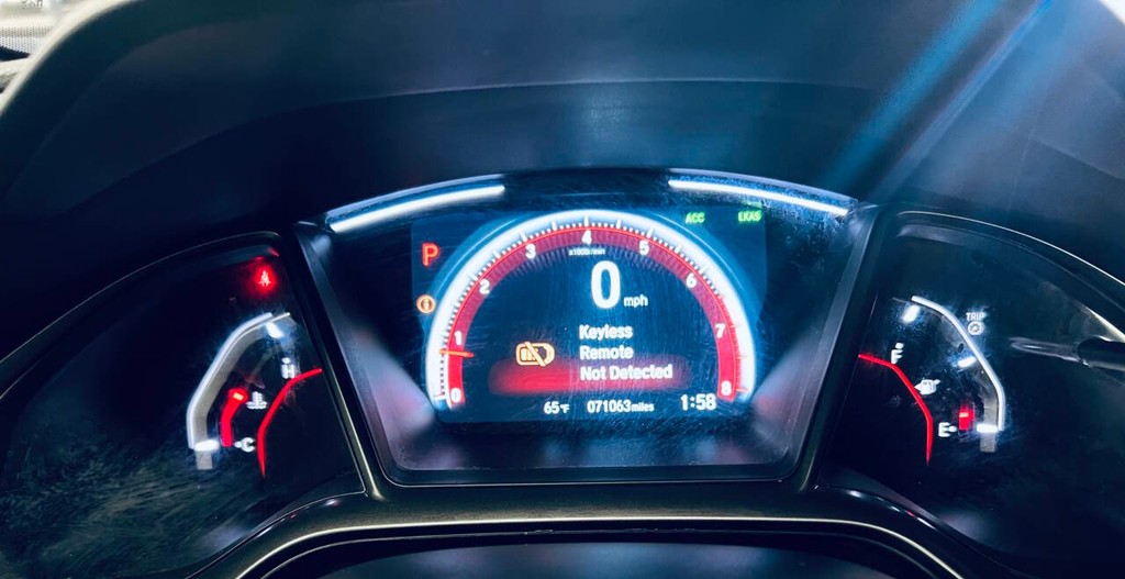 Honda Civic Hatchback Vehicle Full-screen Gallery Image 21