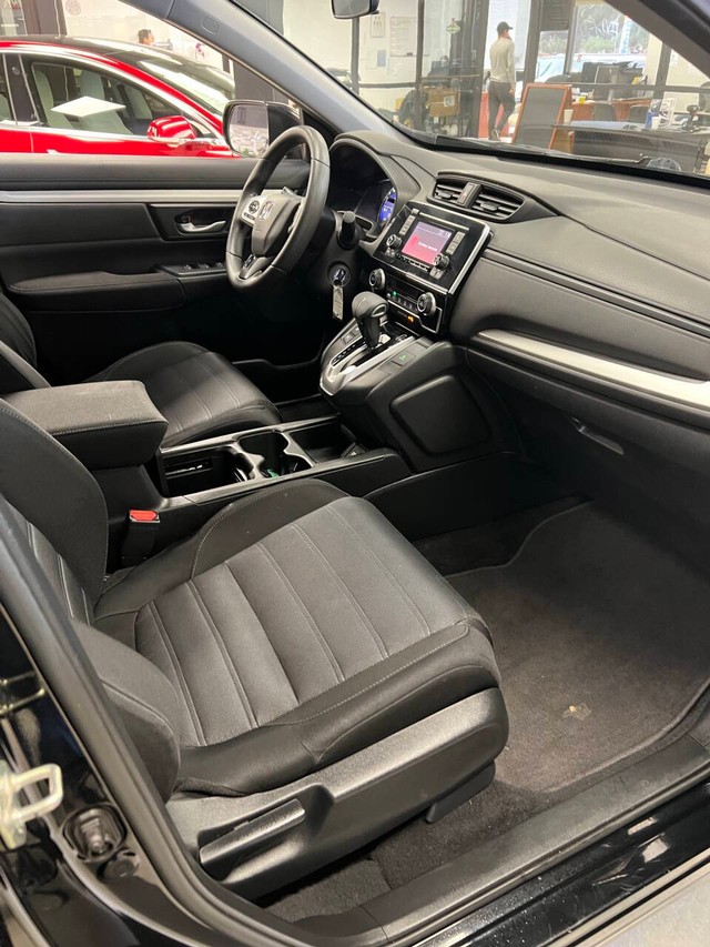 Honda CR-V Vehicle Full-screen Gallery Image 18