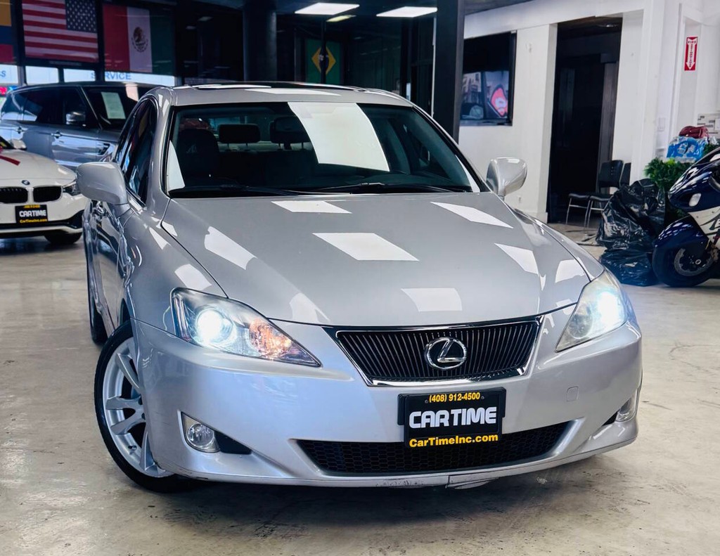 Lexus IS 250 Vehicle Full-screen Gallery Image 02