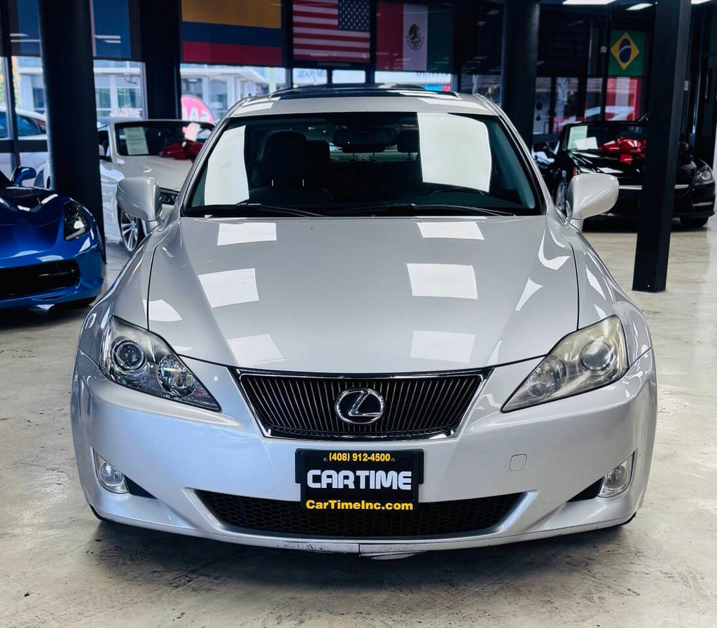 Lexus IS 250 Vehicle Full-screen Gallery Image 08