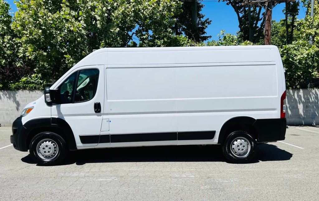 Ram ProMaster Cargo Van Vehicle Full-screen Gallery Image 06