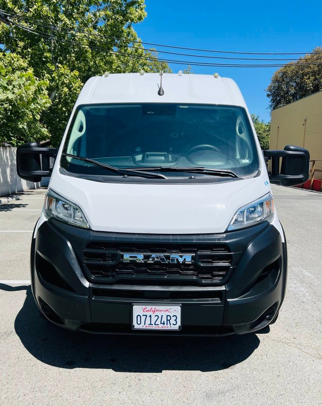 Ram ProMaster Cargo Van Vehicle Full-screen Gallery Image 02