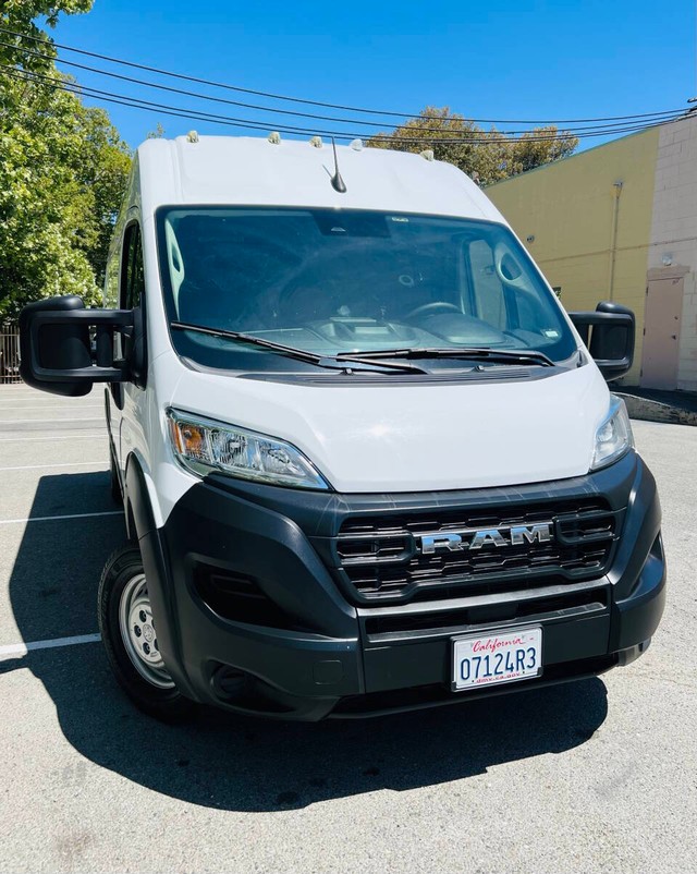 Ram ProMaster Cargo Van Vehicle Full-screen Gallery Image 03