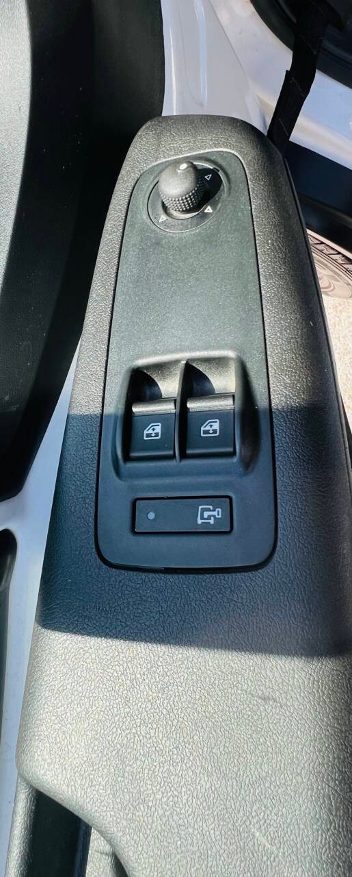 Ram ProMaster Cargo Van Vehicle Full-screen Gallery Image 12