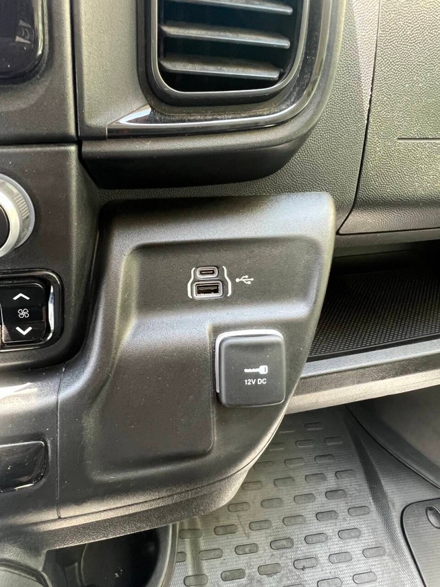Ram ProMaster Cargo Van Vehicle Full-screen Gallery Image 18