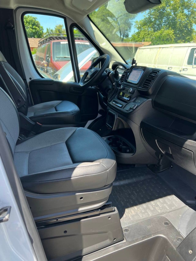 Ram ProMaster Cargo Van Vehicle Full-screen Gallery Image 22