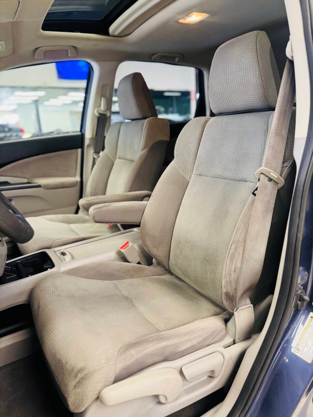 Honda CR-V Vehicle Full-screen Gallery Image 11