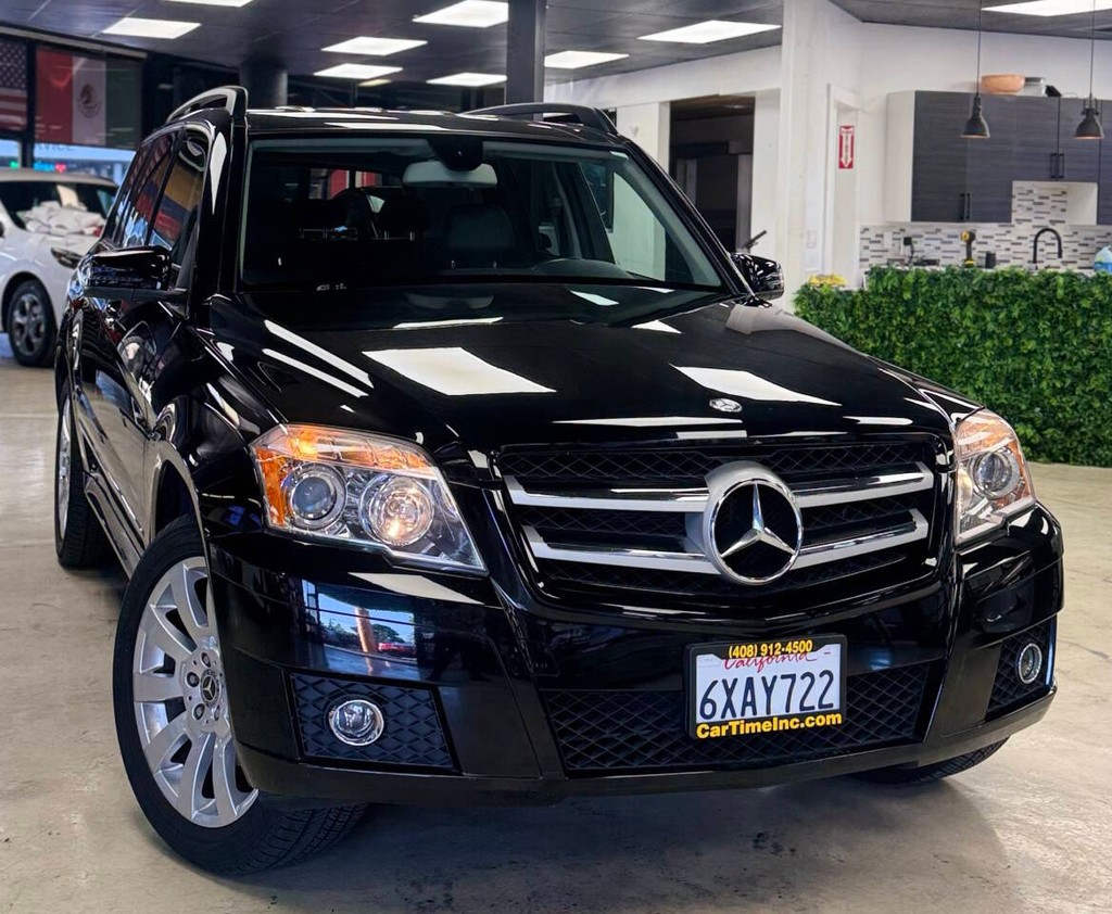 Mercedes-Benz GLK-Class Vehicle Full-screen Gallery Image 02