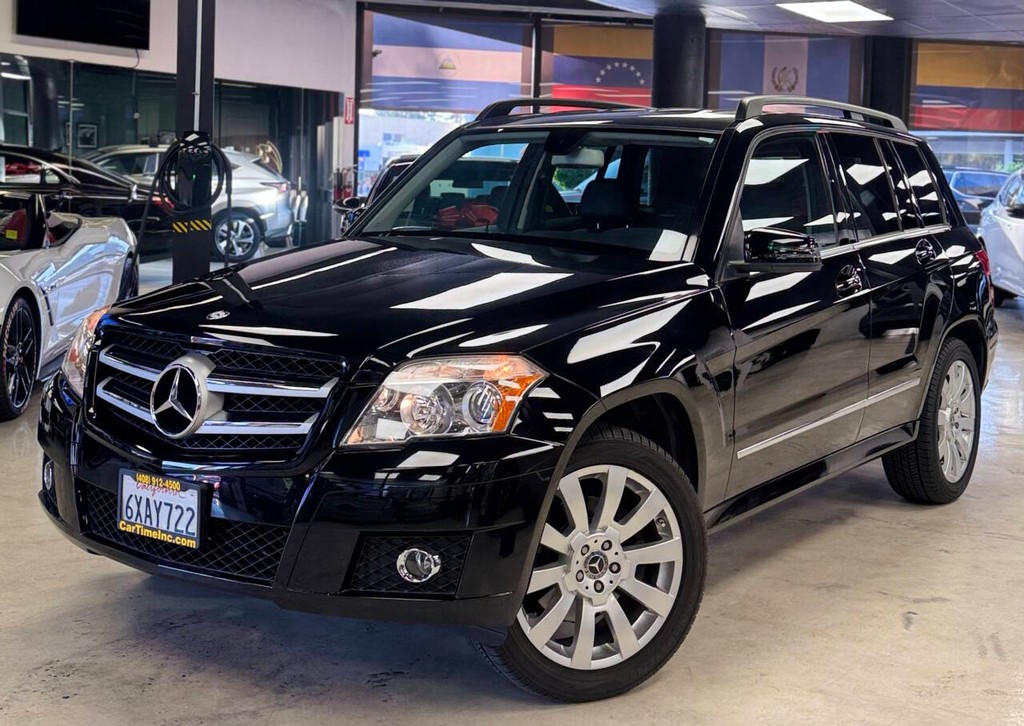 Mercedes-Benz GLK-Class Vehicle Full-screen Gallery Image 03