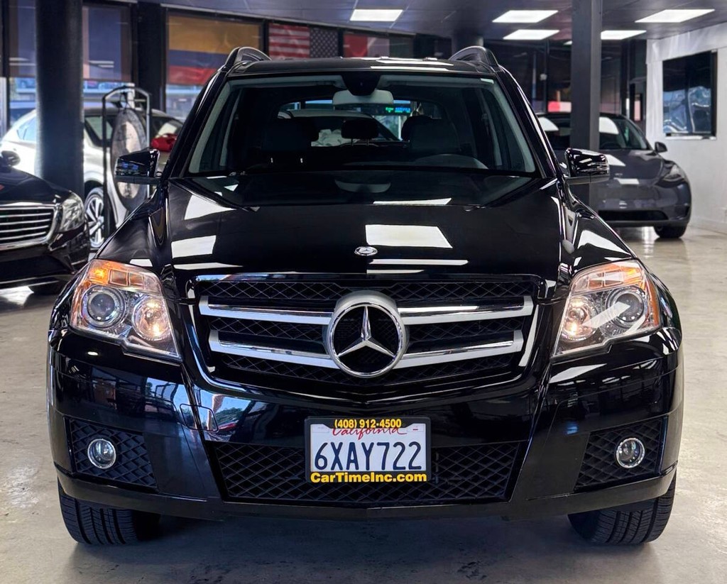 Mercedes-Benz GLK-Class Vehicle Full-screen Gallery Image 05