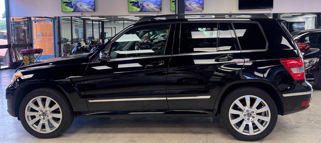 Mercedes-Benz GLK-Class Vehicle Full-screen Gallery Image 07