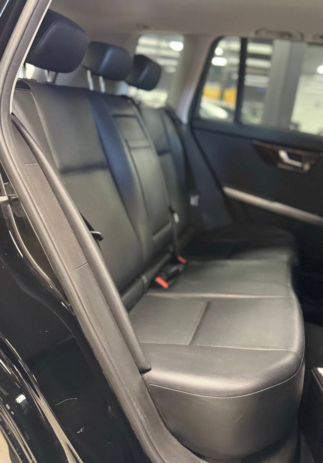 Mercedes-Benz GLK-Class Vehicle Full-screen Gallery Image 22