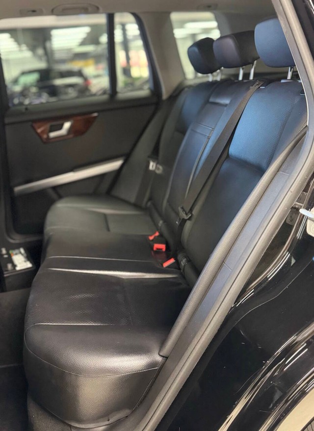 Mercedes-Benz GLK-Class Vehicle Full-screen Gallery Image 23