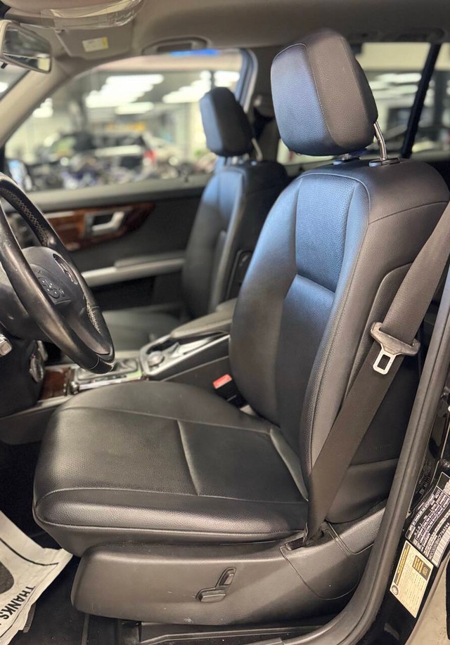 Mercedes-Benz GLK-Class Vehicle Full-screen Gallery Image 24