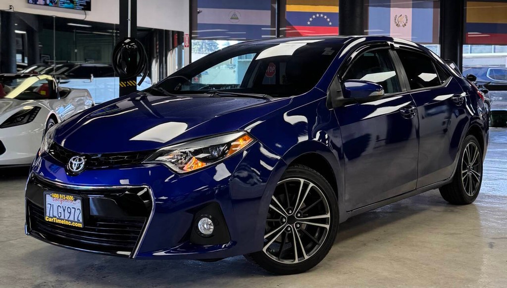 Toyota Corolla Vehicle Full-screen Gallery Image 02