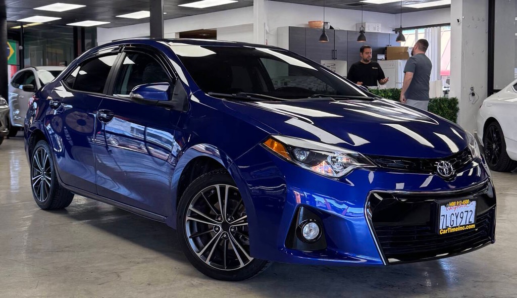 Toyota Corolla Vehicle Full-screen Gallery Image 04