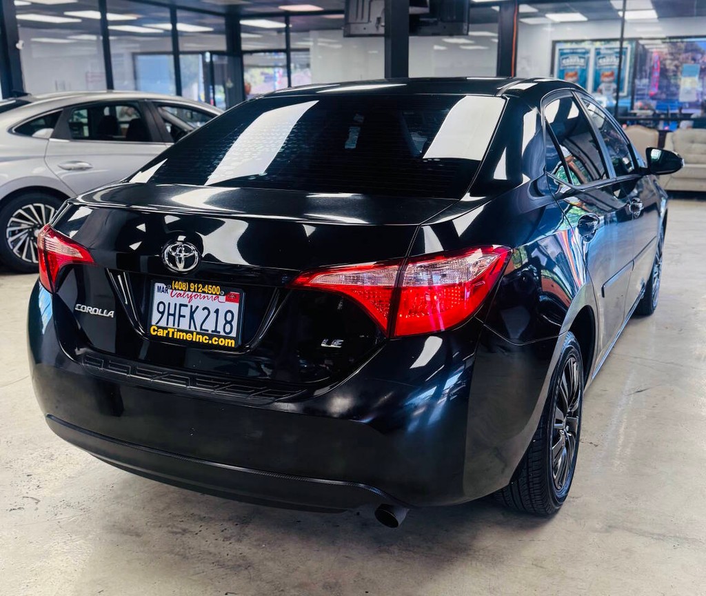 Toyota Corolla Vehicle Full-screen Gallery Image 08