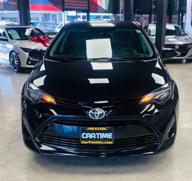 Toyota Corolla Vehicle Full-screen Gallery Image 02