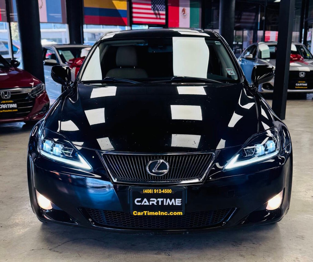 Lexus IS 250 Vehicle Full-screen Gallery Image 04