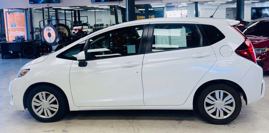 Honda Fit Vehicle Full-screen Gallery Image 04