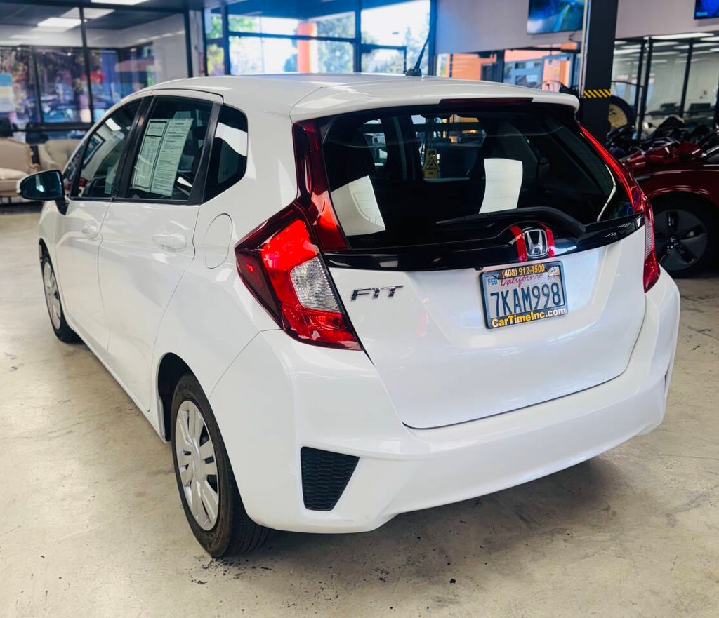 Honda Fit Vehicle Full-screen Gallery Image 06