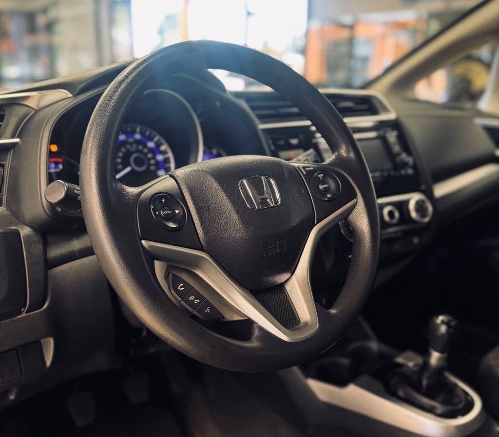 Honda Fit Vehicle Full-screen Gallery Image 10