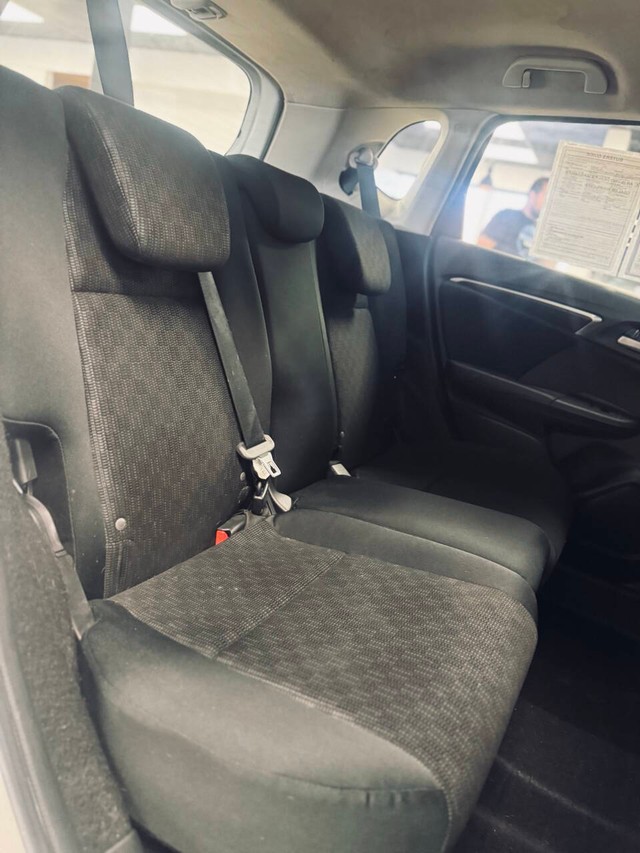 Honda Fit Vehicle Full-screen Gallery Image 14