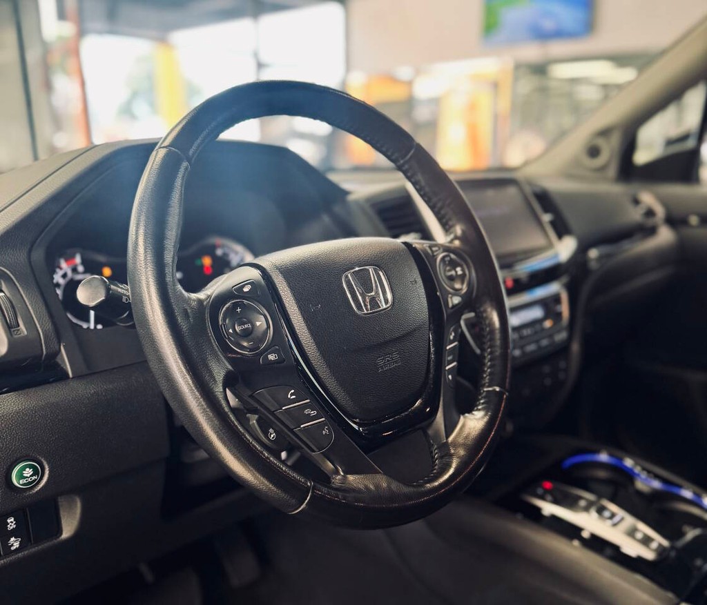 Honda Pilot Vehicle Full-screen Gallery Image 09