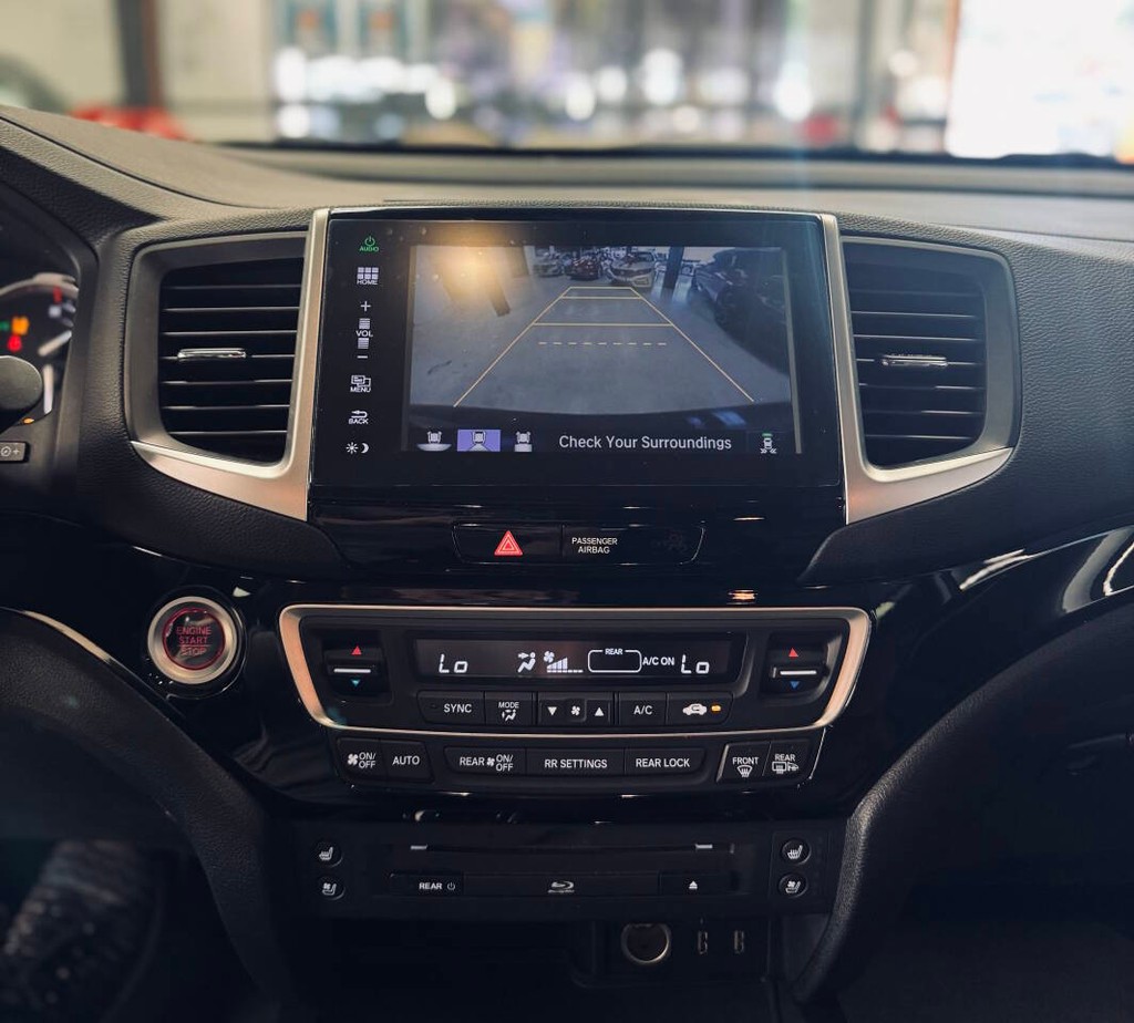 Honda Pilot Vehicle Full-screen Gallery Image 10