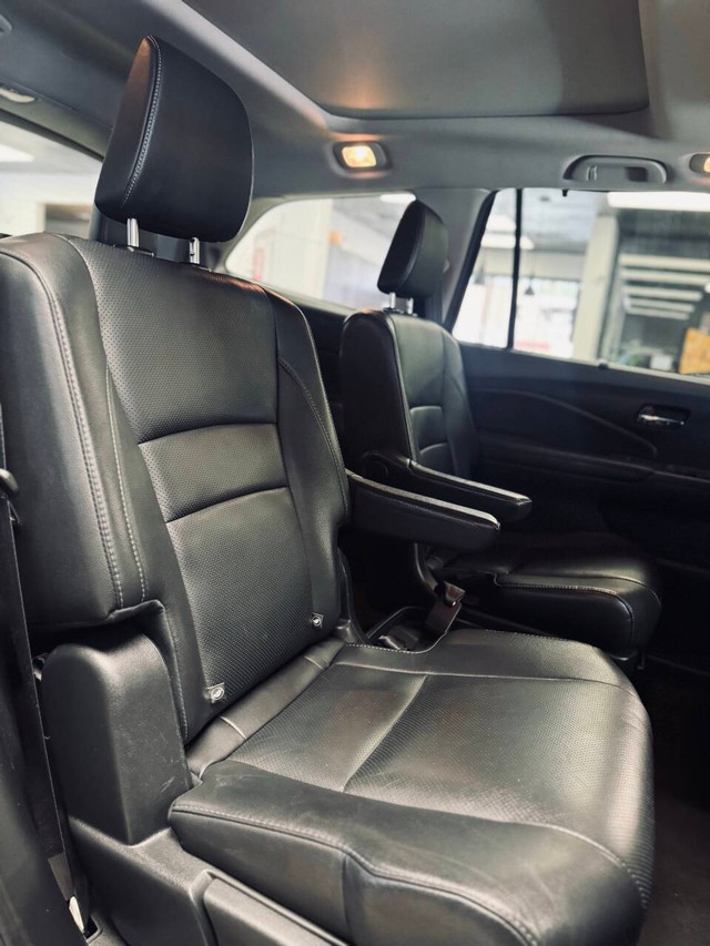 Honda Pilot Vehicle Full-screen Gallery Image 14